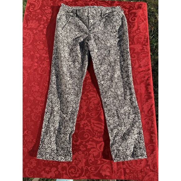 Ann Taylor Loft Pants Size 4 Womens Floral‎ Black White Jeans - Picture 1 of 6